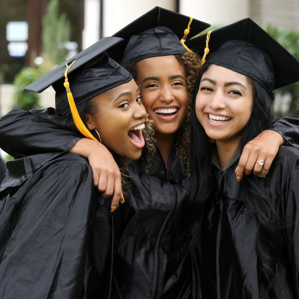 photo etudiantes graduation